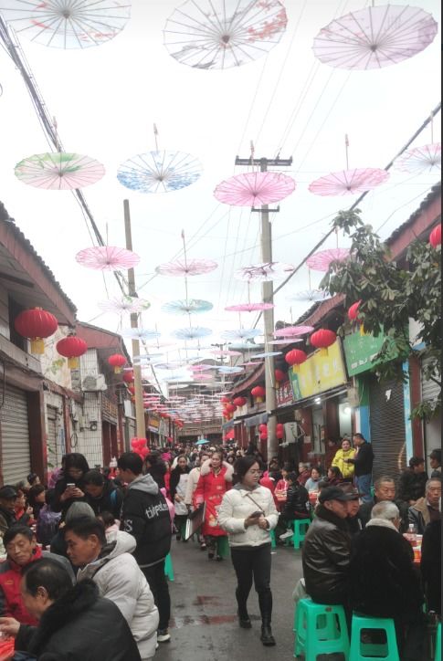 身着汉服可免费入园 贵阳青岩古镇开启 大明志 荟 穿越青岩 游园活动