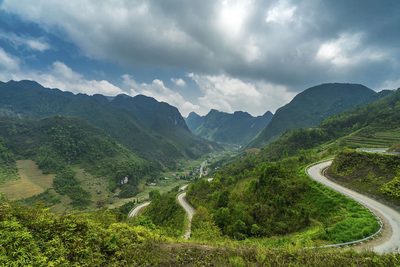 中国旅游必去的十大地方，领略千年文明与壮美山河